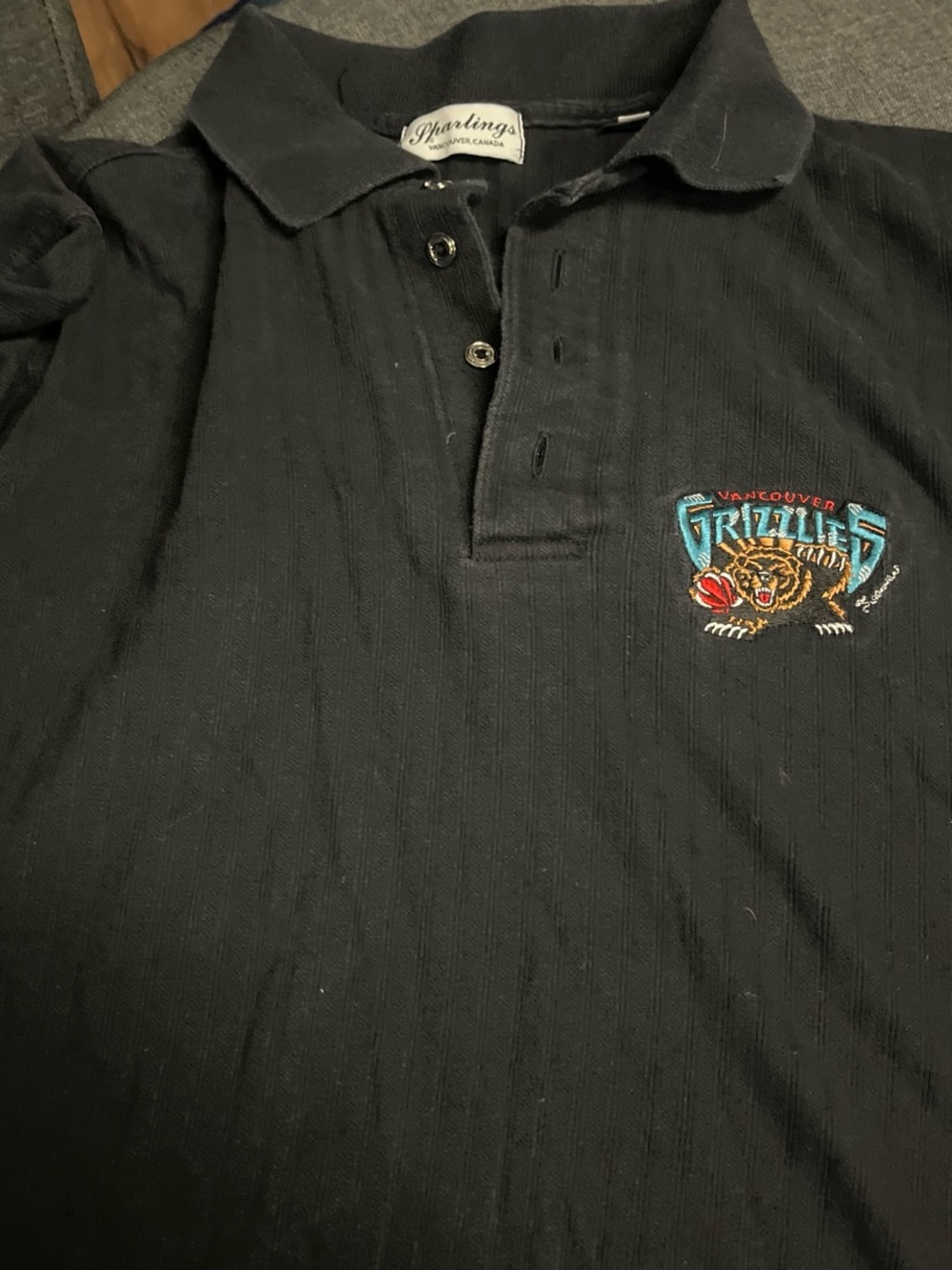 Vintage first debut of Vancouver Grizzlies Polo Shirt from the 90s